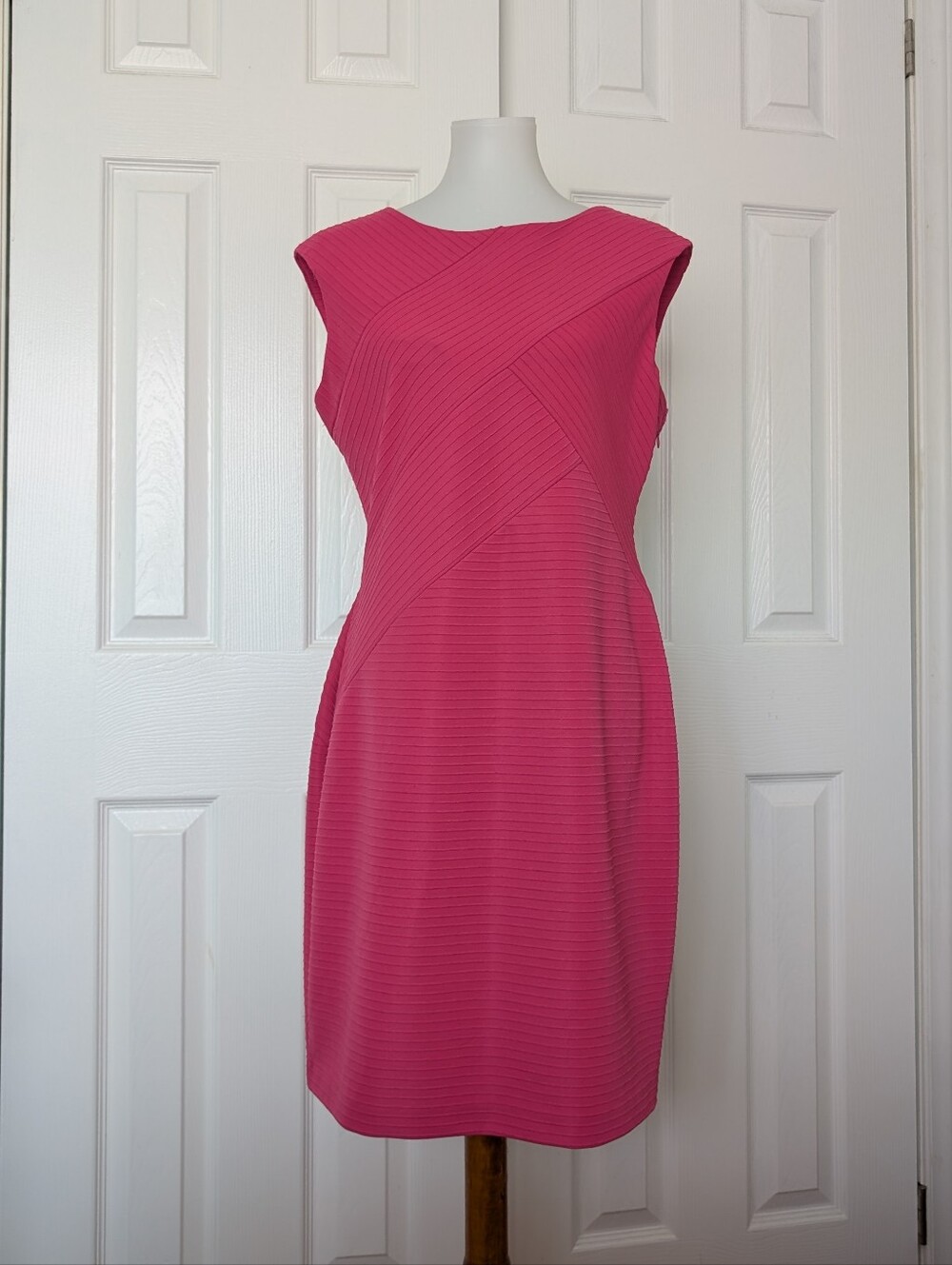 Calvin Klein Sleeveless Pink Sheath Dress - Elegant Everyday Style